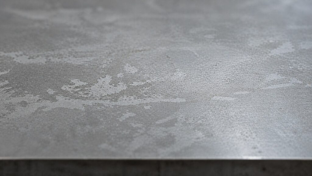 aluminum oxidation protective layer forming on metal surface