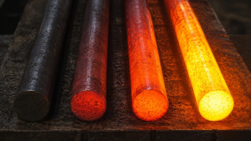 Comparison of steel heat colors during annealing from dull red to orange-red
